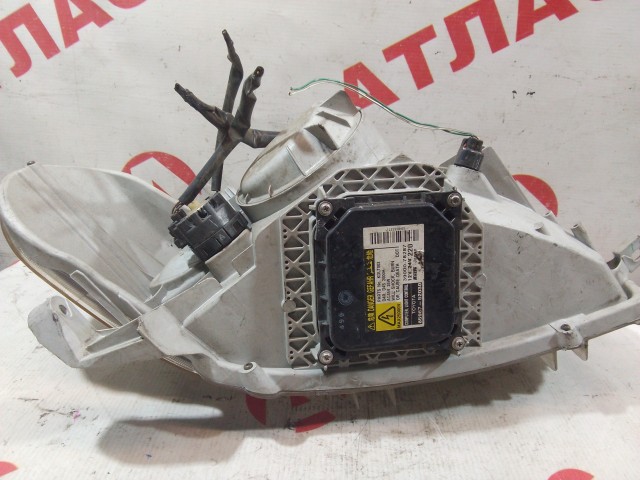 Фара TOYOTA Porte 