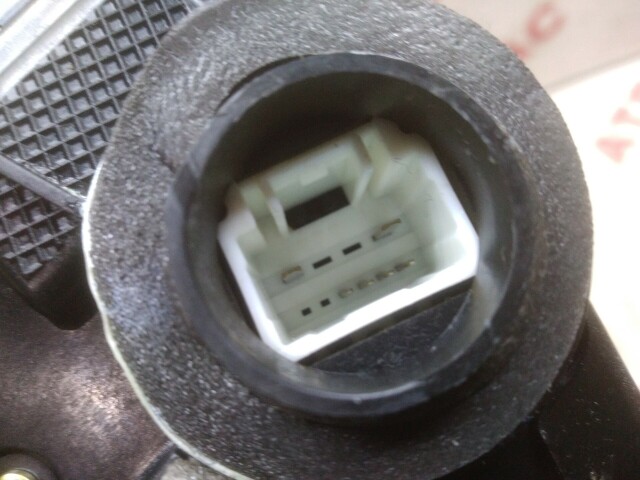 Замок двери TOYOTA Ist 