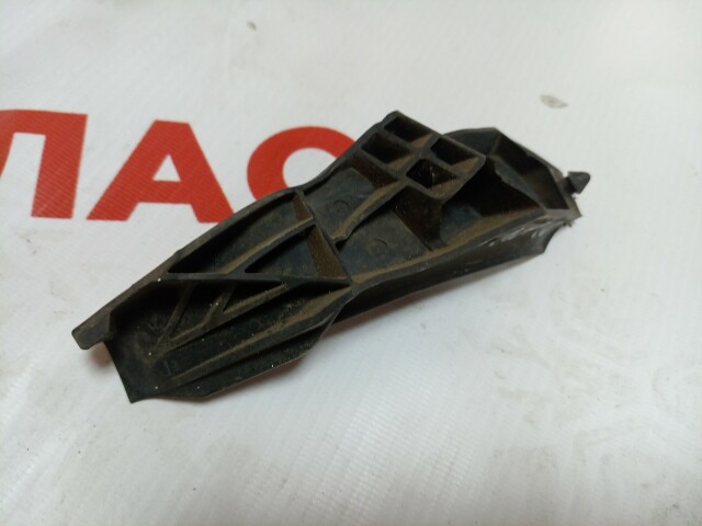 Уголок жабо TOYOTA Camry 