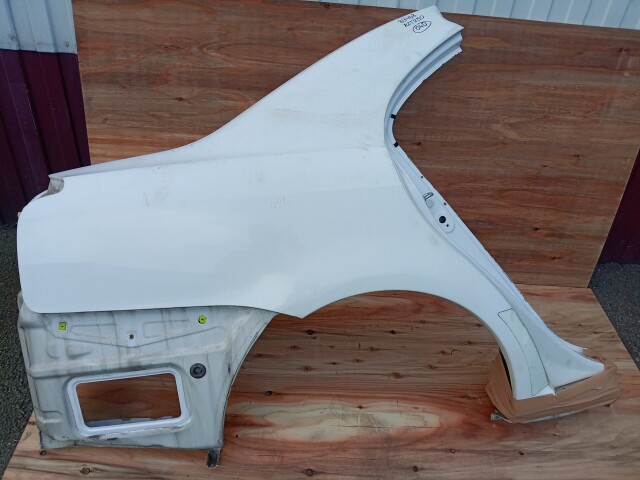 Крыло заднее TOYOTA Avensis 