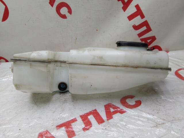 Бачок омывателя RENAULT Duster 