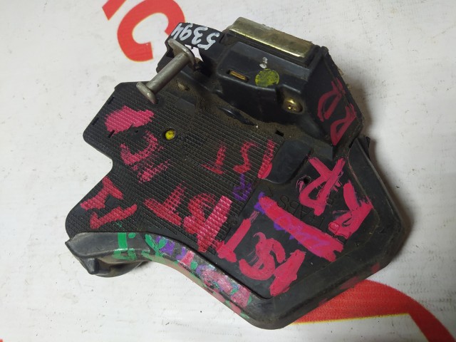 Замок двери TOYOTA Ist 