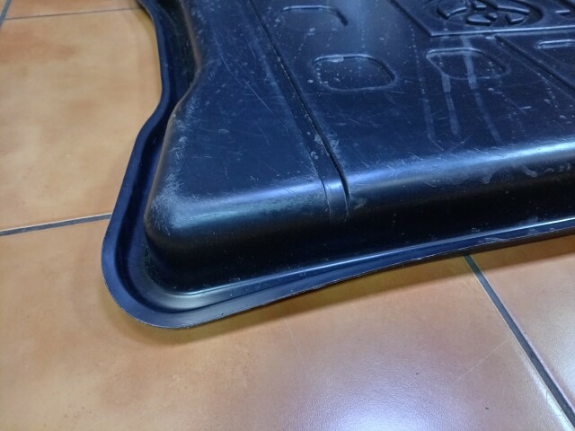 Коврик в багажник TOYOTA Vitz 