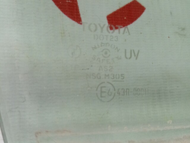 Стекло TOYOTA Corolla Runx 