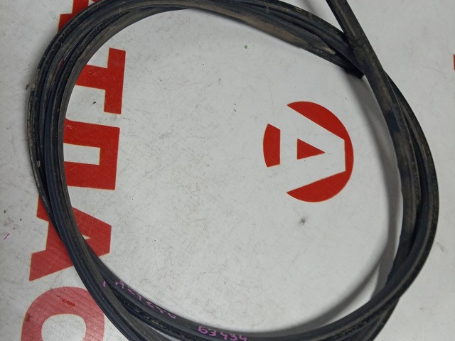 Молдинг крыши TOYOTA Avensis 