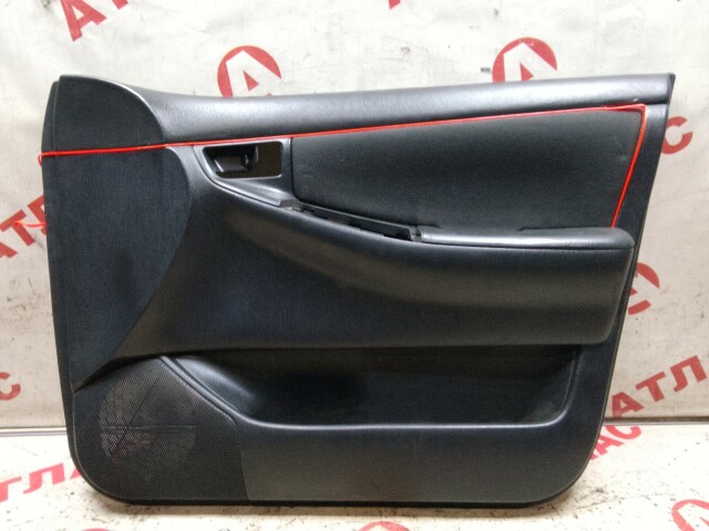 Обшивка двери TOYOTA Corolla 