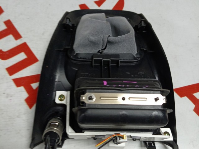 Консоль NISSAN Sunny 