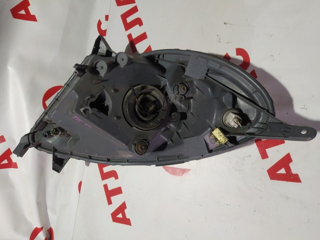 Фара TOYOTA FunCargo 