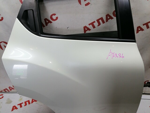Дверь NISSAN Juke 
