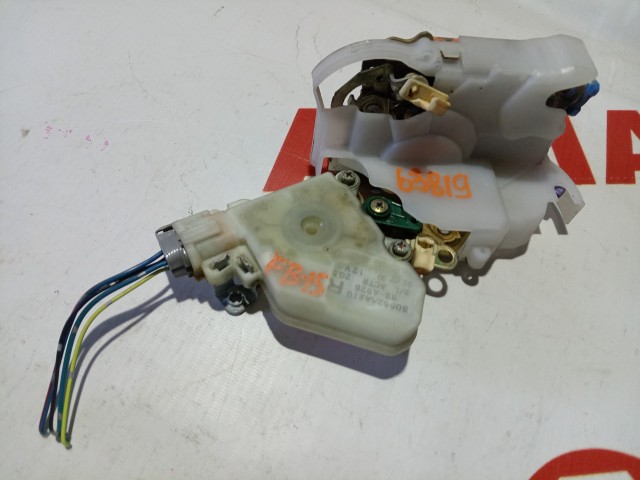 Замок двери NISSAN Sunny 