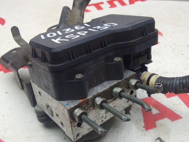 Блок ABS TOYOTA Vitz 