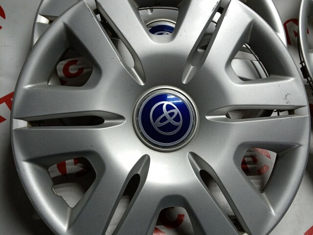 Колпак на колесо TOYOTA - 