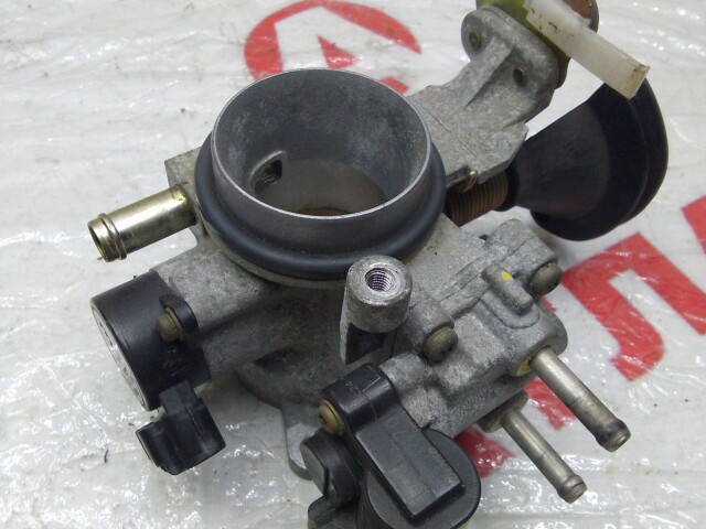 Дроссельная заслонка TOYOTA Vitz 1SZ-FE