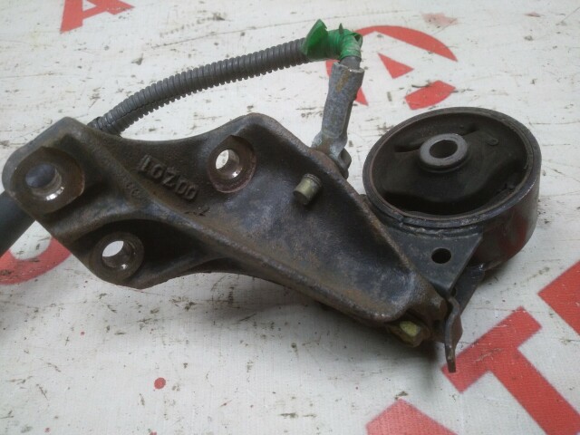 Подушка ДВС TOYOTA Vitz 1SZ-FE