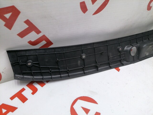 Накладка замка багажника TOYOTA Probox 