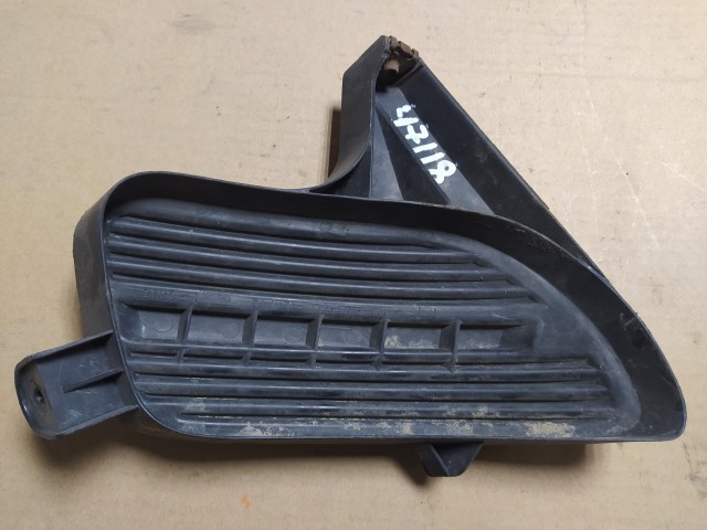 Заглушка в бампер TOYOTA Corolla 