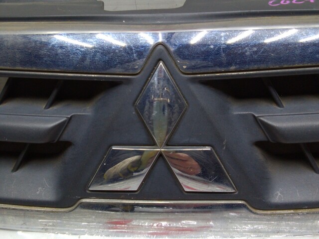 Решетка радиатора MITSUBISHI Colt 