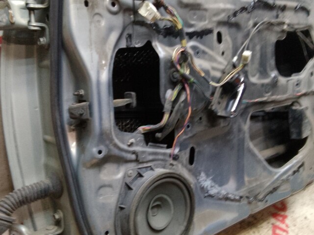 Дверь TOYOTA Avensis 