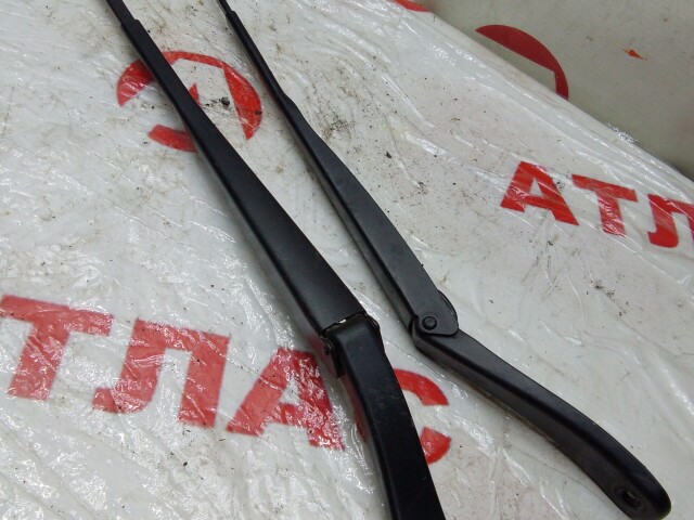 Щеткодержатель RENAULT Duster 