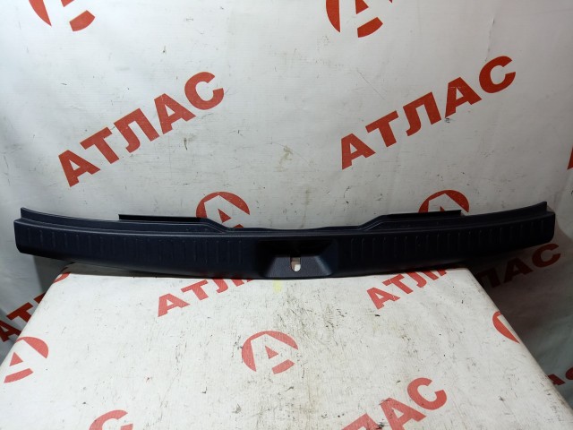 Накладка замка багажника TOYOTA Caldina 