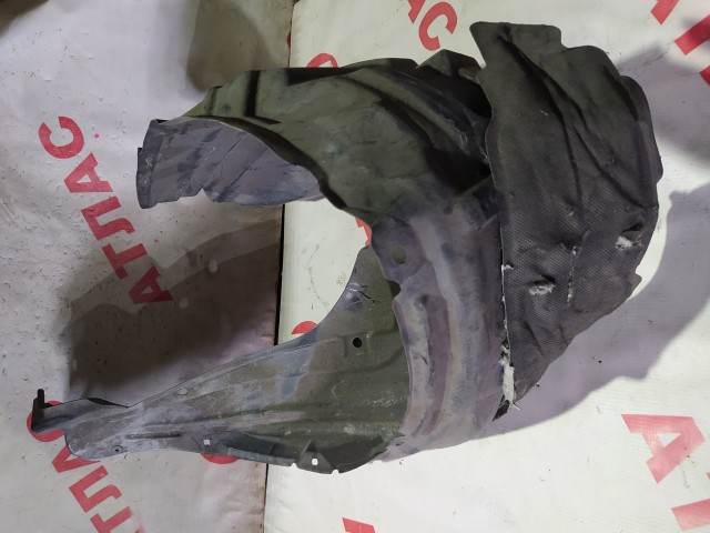 Подкрылок TOYOTA Ist 