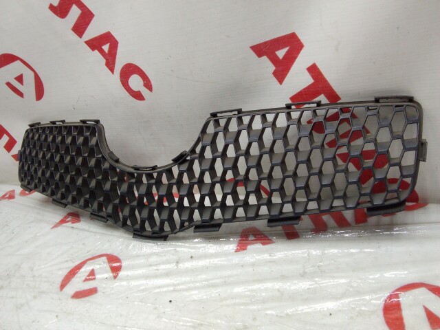 Решетка радиатора TOYOTA Vitz 