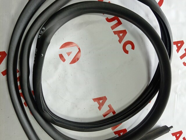 Уплотнитель RENAULT Duster 