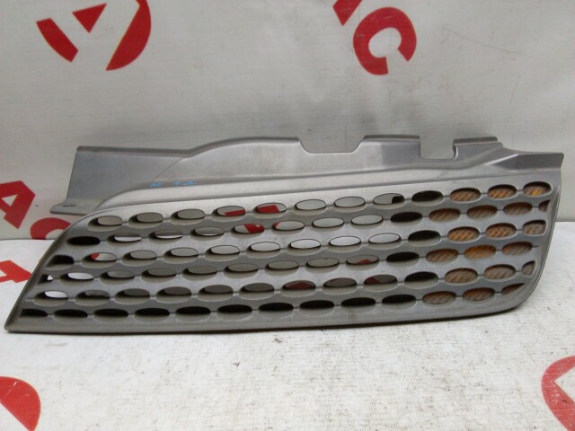 Решетка радиатора NISSAN March 