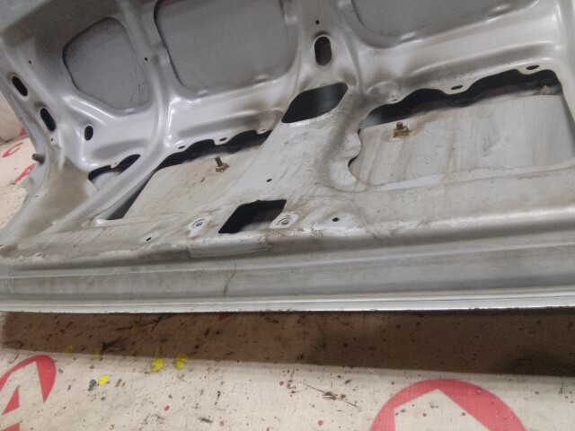 Крышка багажника TOYOTA Sprinter 