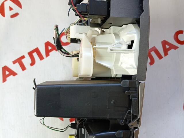Блок управления печкой и кондиционером TOYOTA Corolla 