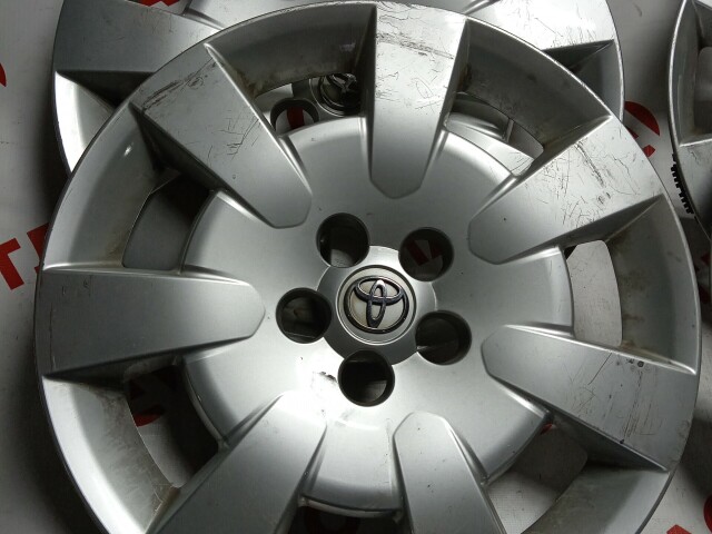 Колпак на колесо TOYOTA - 