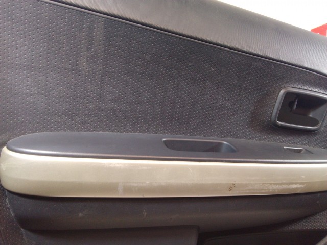 Обшивка двери TOYOTA Ist 