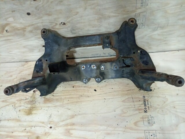 Балка поперечная NISSAN X-Trail 