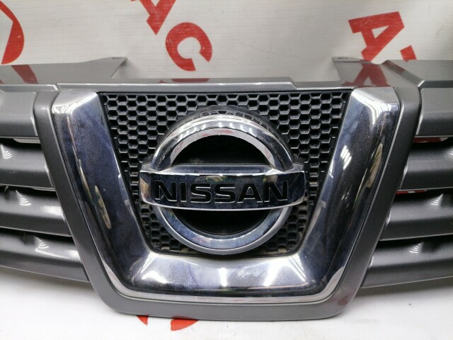 Решетка радиатора NISSAN Qashqai 