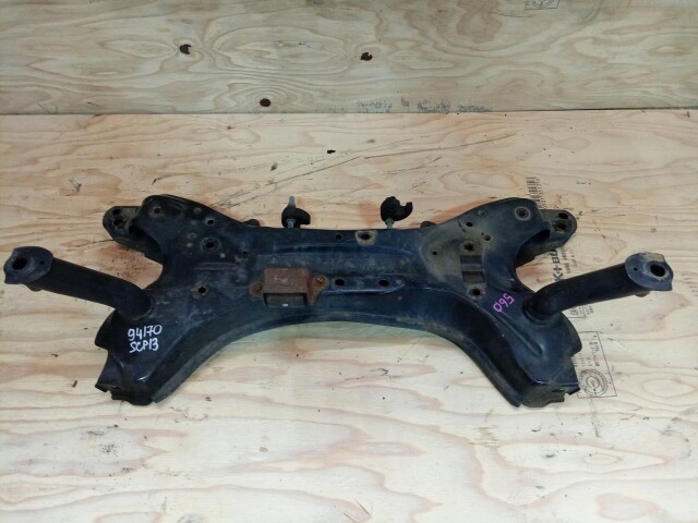 Балка поперечная TOYOTA Vitz 