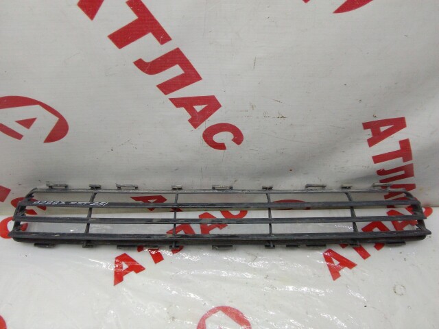 Решетка в бампер TOYOTA Avensis 