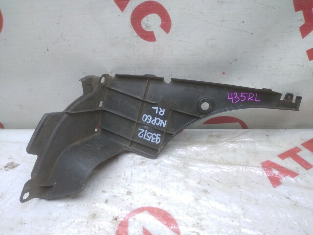 Подкрылок TOYOTA Ist 