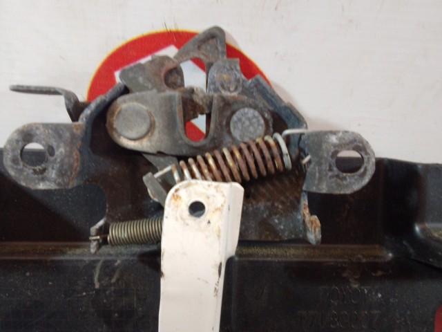 Замок капота TOYOTA Ist 