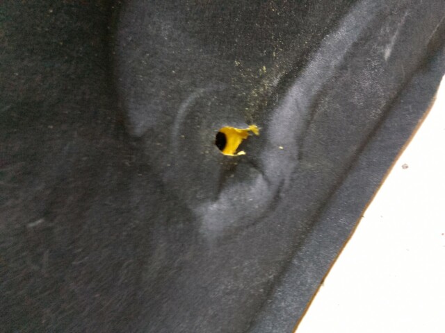 Обшивка капота TOYOTA Avensis 