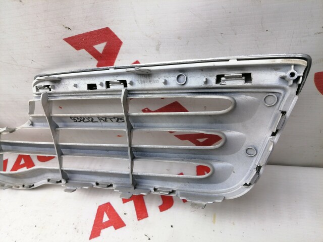 Решетка радиатора TOYOTA Avensis 