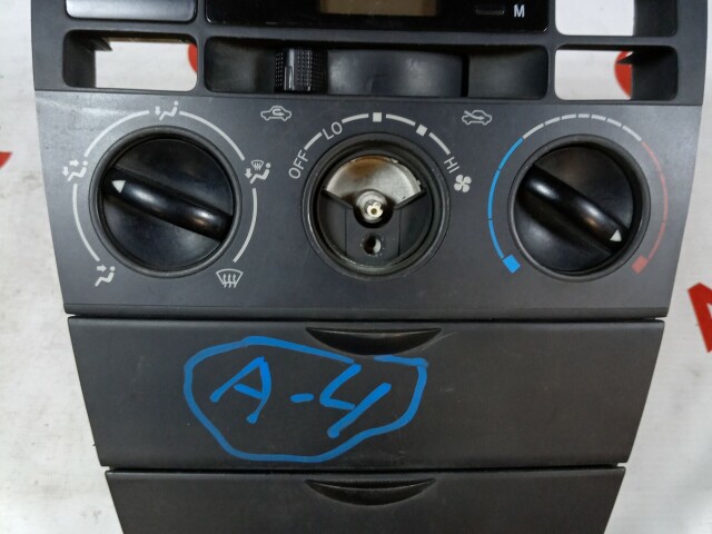 Блок управления печкой и кондиционером TOYOTA Corolla 