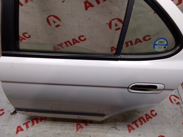 Дверь NISSAN Sunny 