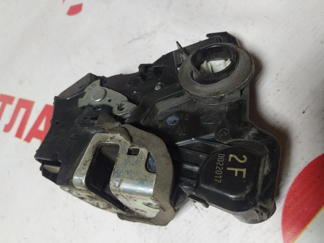 Замок двери TOYOTA Corolla 