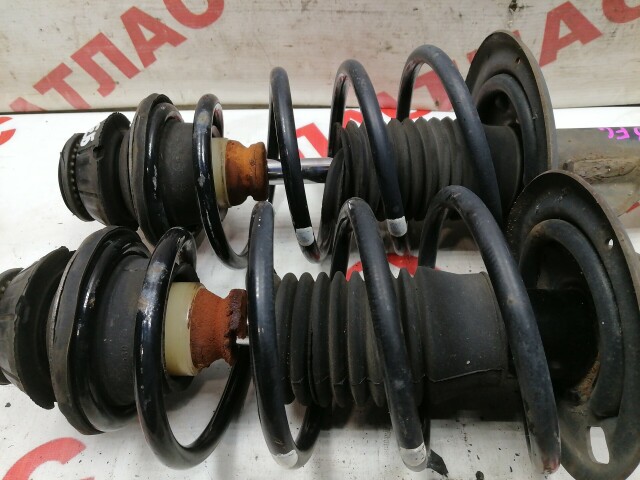 Стойка TOYOTA Ractis 