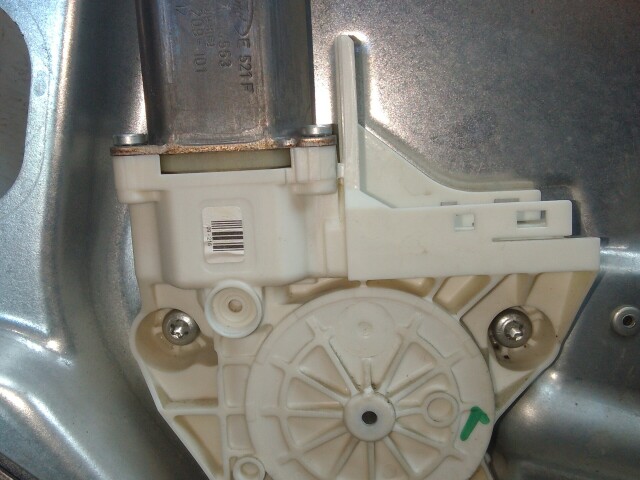 Стеклоподъемник FORD Focus II 