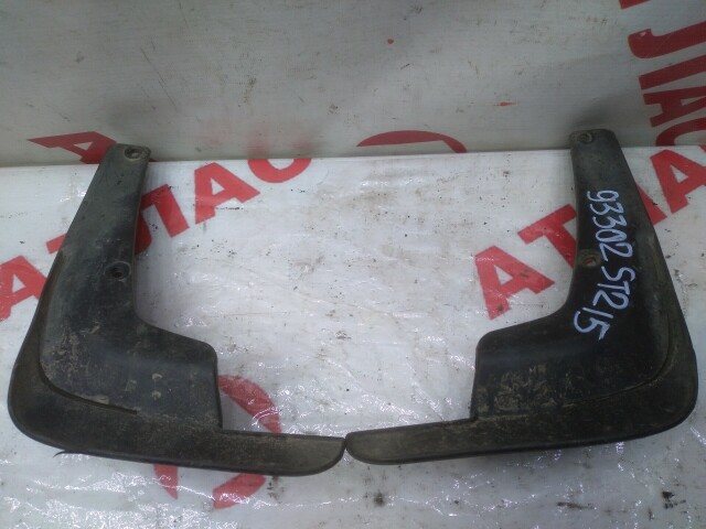 Брызговик TOYOTA Carina 