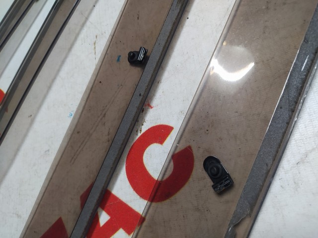 Ветровик TOYOTA Avensis 