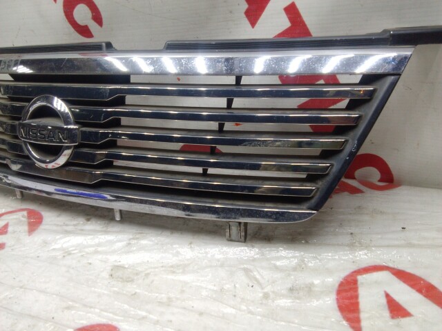 Решетка радиатора NISSAN Sunny 