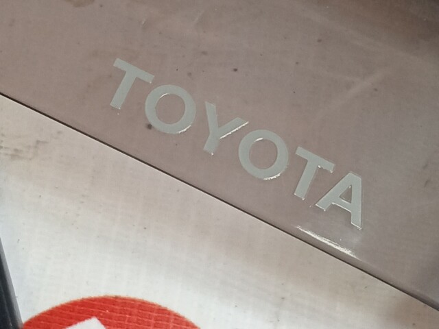 Ветровик TOYOTA Caldina 