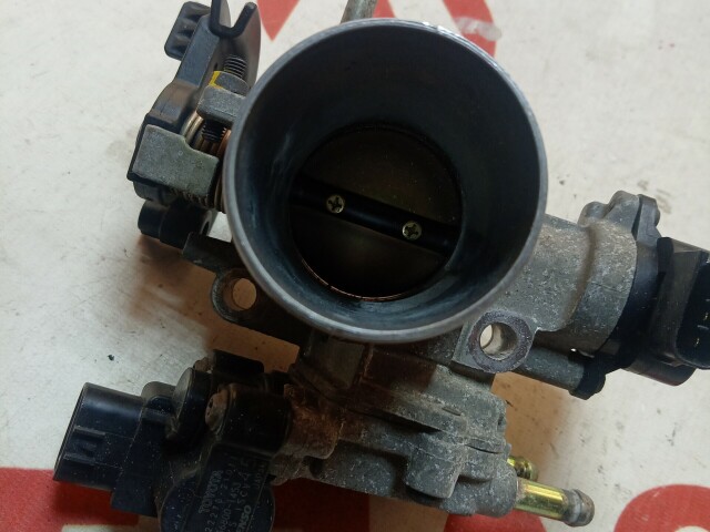 Дроссельная заслонка TOYOTA Corolla Fielder 